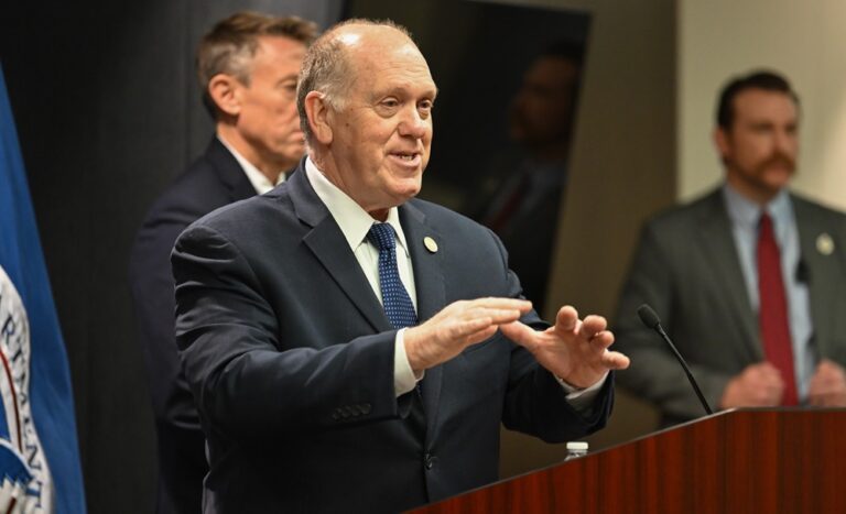 “Zar” fronterizo asegura que no “renunciarán” a la misión migratoria de Trump