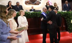 El conservador Nasry “Tito” Asfura asume como nuevo presidente de Honduras