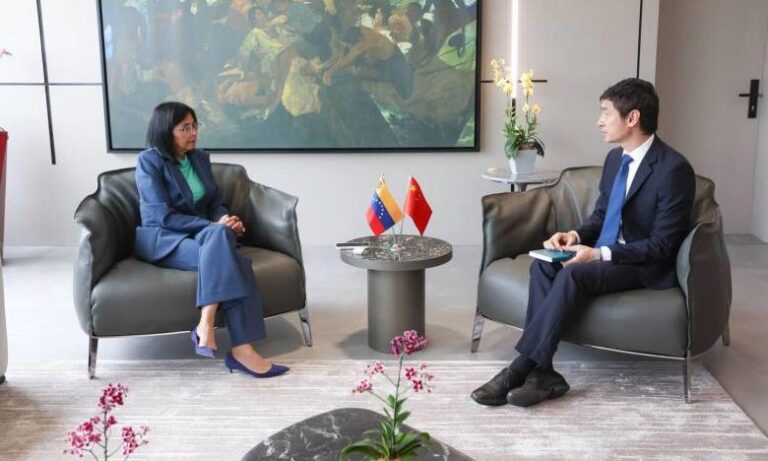 China mantendrá su apoyo a Venezuela “sin importar cómo evolucione la situación política”