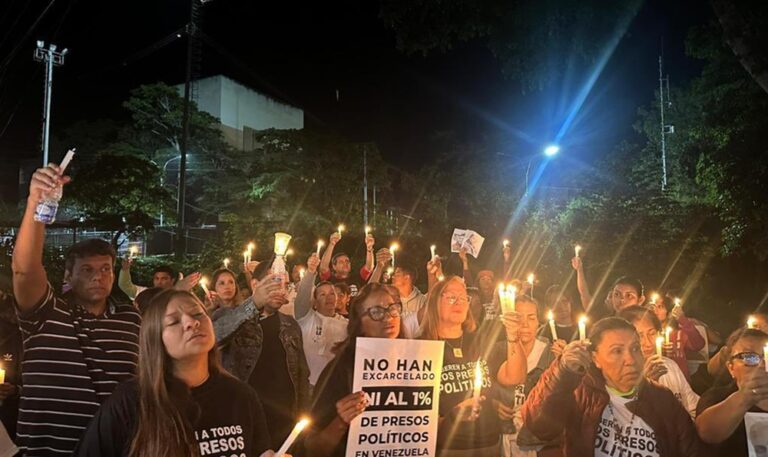 Machado y González Urrutia denuncian incumplimiento de anuncio de excarcelaciones