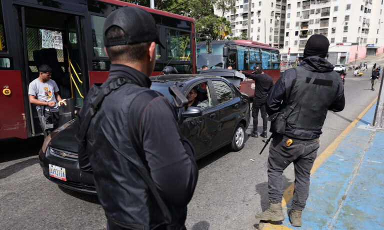 EE. UU. alerta que milicias armadas buscan a estadounidenses en Venezuela