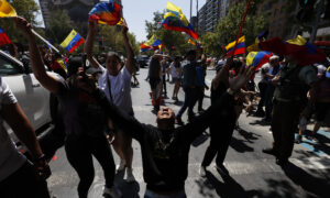 Venezolanos en Madrid, Santiago y Lima celebran captura de Maduro por EE. UU.
