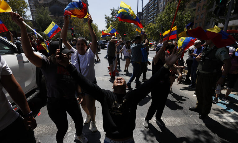 Venezolanos en Madrid, Santiago y Lima celebran captura de Maduro por EE. UU.