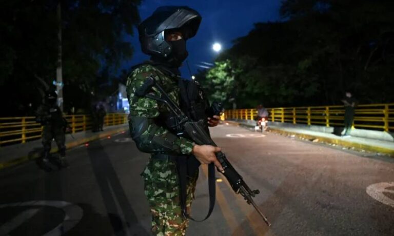 AFP: Jefes de la guerrilla regresan a Colombia tras operación de EE. UU. en Venezuela