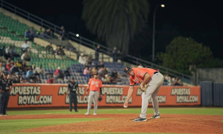 Águilas sufre su primera derrota de la postemporada ante Bravos