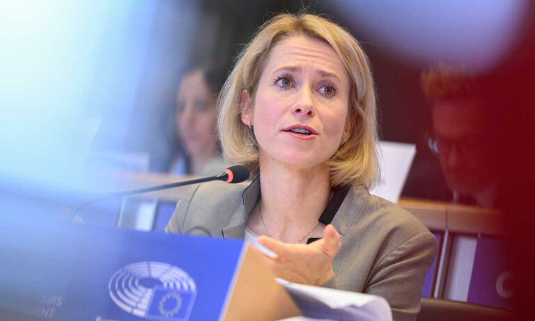 La UE pide transición pacífica y respeto a la soberanía del país