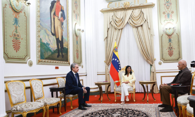 Delcy y Jorge Rodríguez se reúnen con Zapatero en Miraflores