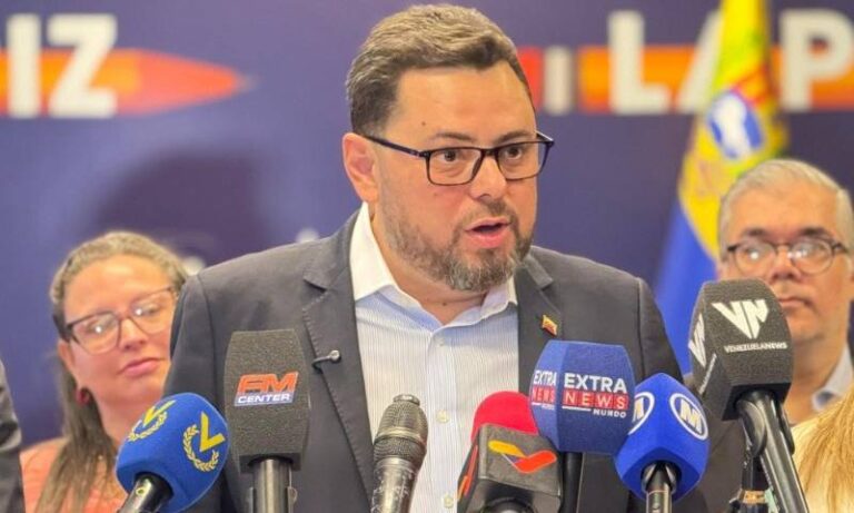 Antonio Ecarri exige renuncia del defensor del Pueblo