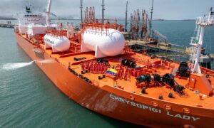 Delcy Rodríguez anuncia la exportación del primer cargamento de gas licuado de petróleo