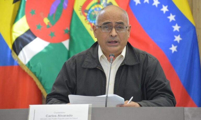 Exministro Carlos Alvarado es el nuevo presidente del IVSS