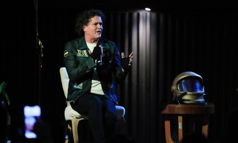 Carlos Vives regresa a los escenarios de Colombia con su gira “Tour al Sol”