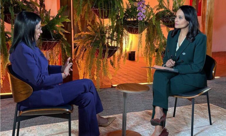 Rodríguez dice que Machado tendrá que “responder ante Venezuela” si regresa