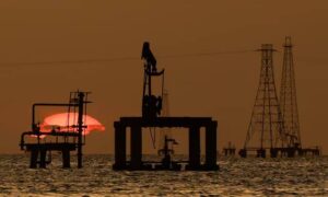 Reuters: Llegada de equipos petroleros a Maracaibo trae desafíos para la producción del país