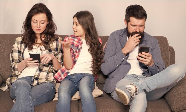 Instagram notificará a padres si sus hijos buscan contenido sobre suicidio o autolesiones