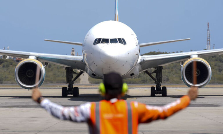 Llegan a Maiquetía 311 migrantes repatriados desde EE. UU.