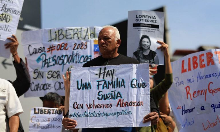 Familiares de presos políticos marchan al Helicoide: “¡No tenemos miedo!”