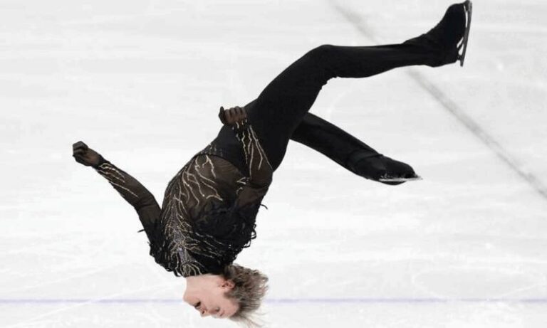 Patinador Ilia Malinin hace historia con salto mortal hacia atrás prohibido hace 5 décadas