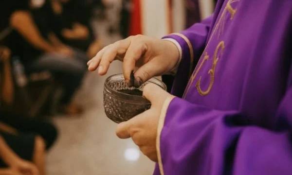 Con la imposición de la ceniza se celebra el Miércoles de Ceniza: inicia la Cuaresma