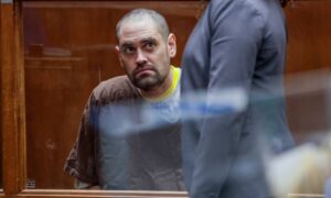 Nick Reiner se declara no culpable del asesinato de sus padres