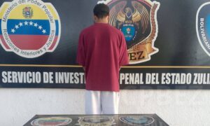 Golpea a su madre mientras la maldice en medio de una discusión familiar