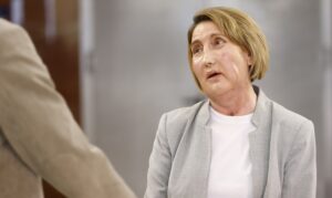 Realizan en España el primer trasplante facial del mundo con donante que recibió la eutanasia