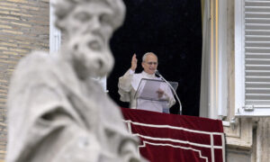 Papa León XIV llama a rezar por la paz y rechaza el poder militar como vía de futuro