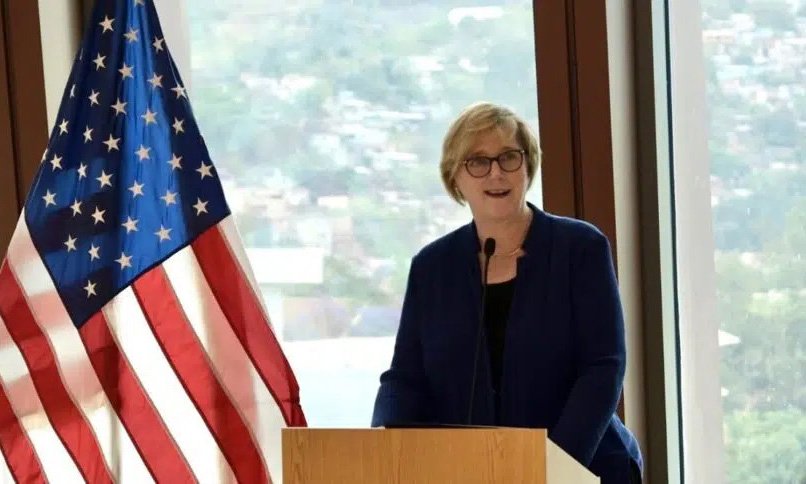 Encargada de negocios de EE. UU. aborda recuperación del país en reunión con Chevron