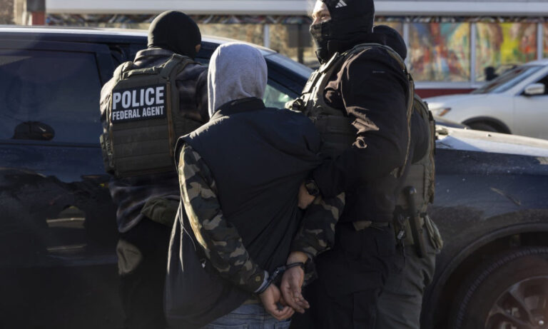 Tribunal avala detención sin fianza de indocumentados en EE. UU.