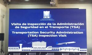 Delegación estadounidense supervisa el Aeropuerto Internacional Simón Bolívar