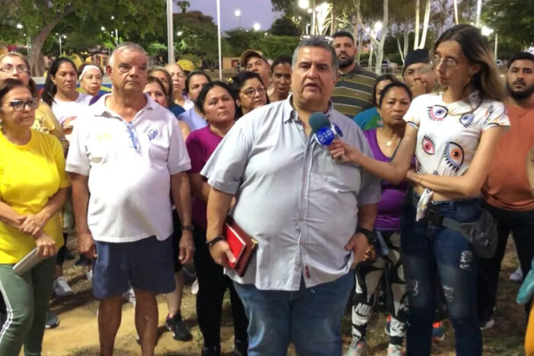 Vecinos de Canta Claro denuncian intento de toma policial de su plaza