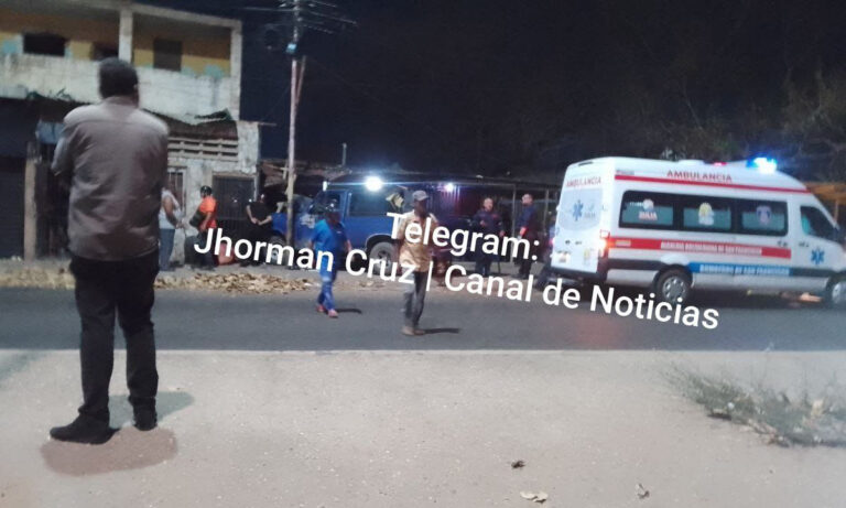 Mueren dos hombres en San Francisco luego de que camioneta chocara contra un local