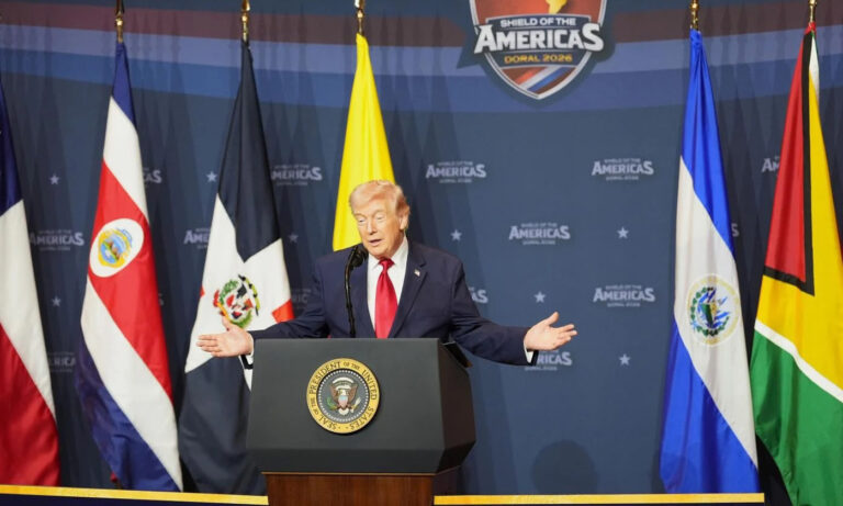 Trump reconoce formalmente a Delcy Rodríguez en la cumbre “Escudo de las Américas”