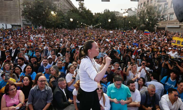 NYT: Trump aconseja a Machado que no vuelva a Venezuela “por ahora”
