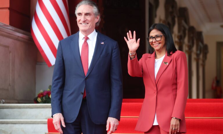 Delcy Rodríguez pide junto Burgum que se acelere la reforma de Ley de Minas