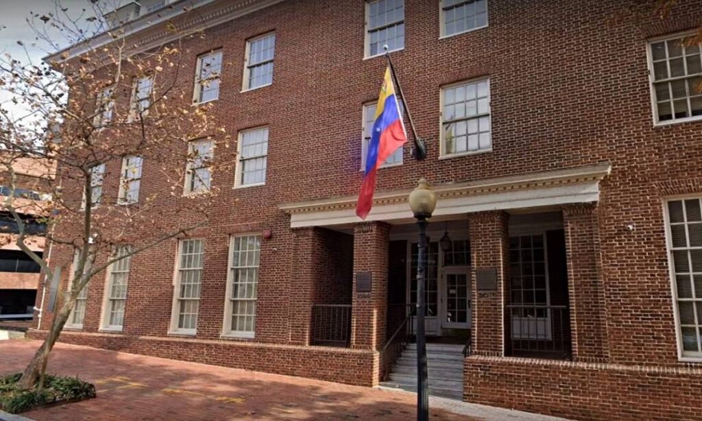 Gobierno inspecciona la embajada y consulados en EE.UU. tras restablecer las relaciones