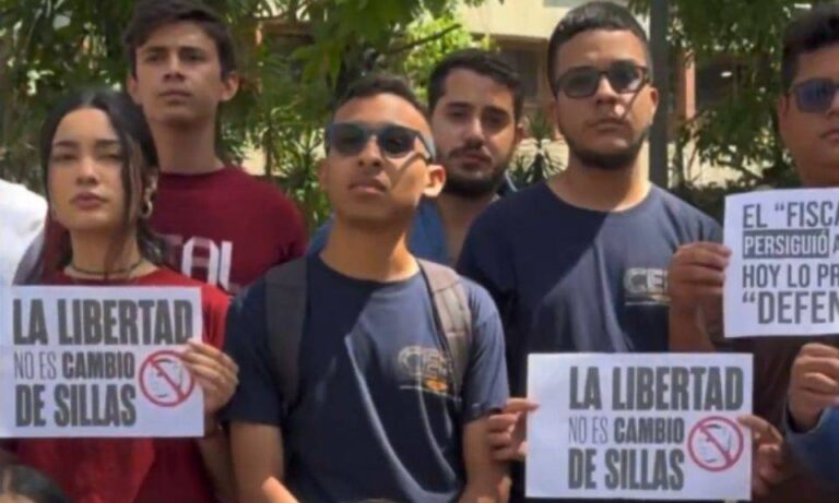 Estudiantes de la UCV piden renuncia de Saab en la Defensoría del pueblo