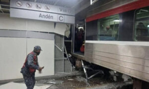 Se descarrila ferrocarril de los Valles del Tuy y choca contra pared en La Rinconada