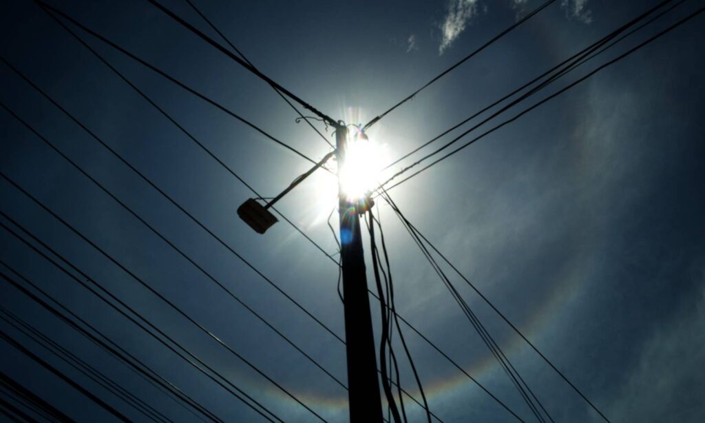Halo solar embellece el cielo marabino