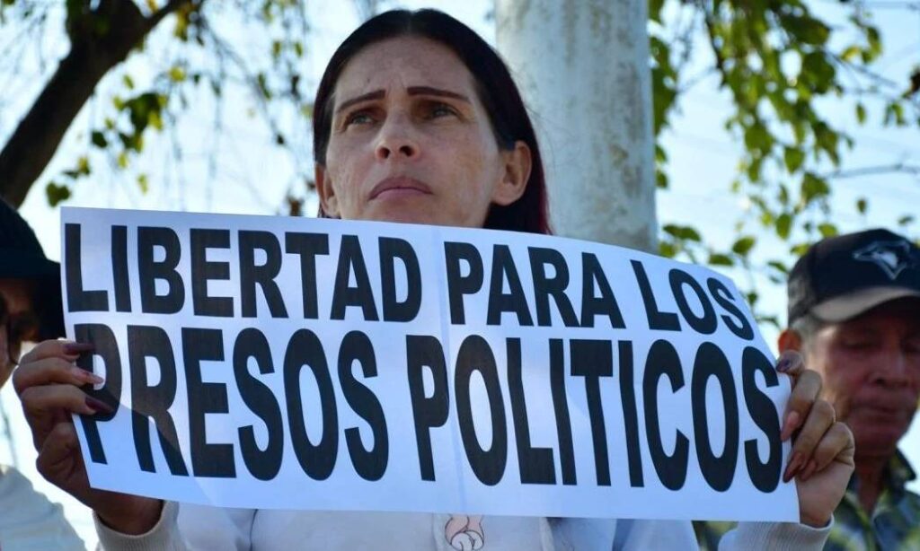 Foro Penal cifra en 485 los presos políticos y señala que la Ley de Amnistía ralentiza su libertad