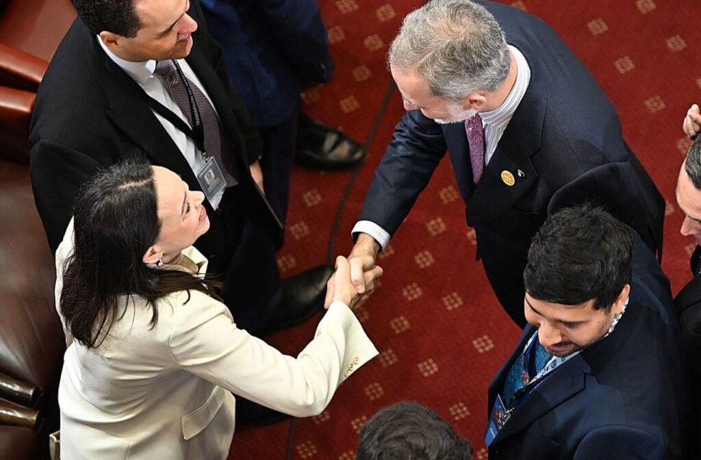 Confirman que el rey de España felicitó a Machado por el Nobel de la Paz en carta privada