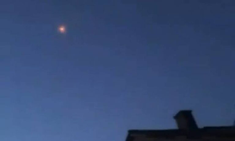 Meteorito sobrevuela Alemania y causa daños en una vivienda