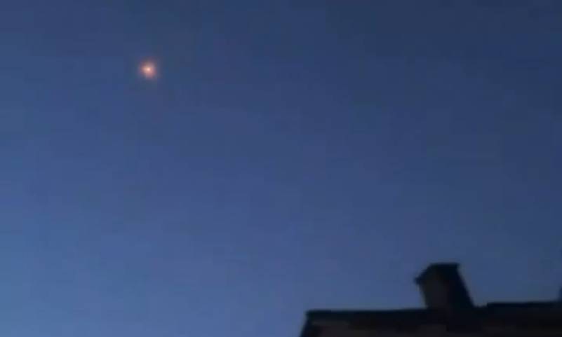 Meteorito sobrevuela Alemania y causa daños en una vivienda