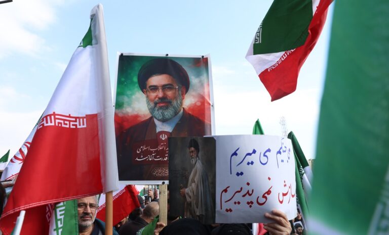 Trump asegura que Mojtaba Jameneí podría estar muerto y que no sabe quién gobierna Irán