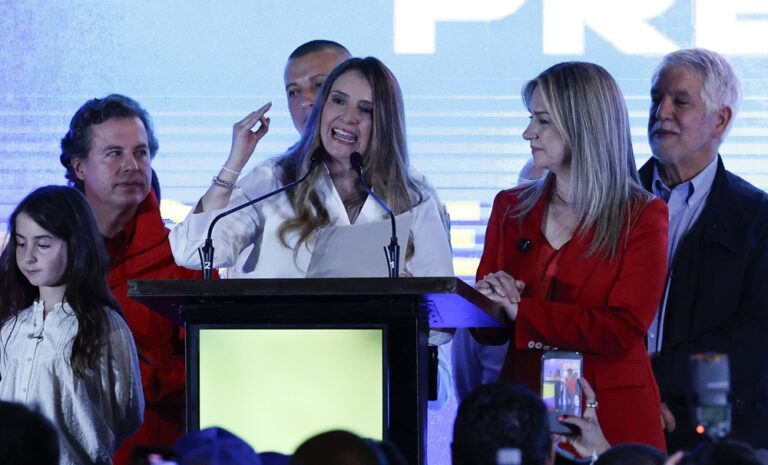 Paloma Valencia gana consulta de derecha y será candidata presidencial en Colombia