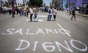 Convocan a una “gran protesta” laboral para exigir aumento de salarios y pensiones
