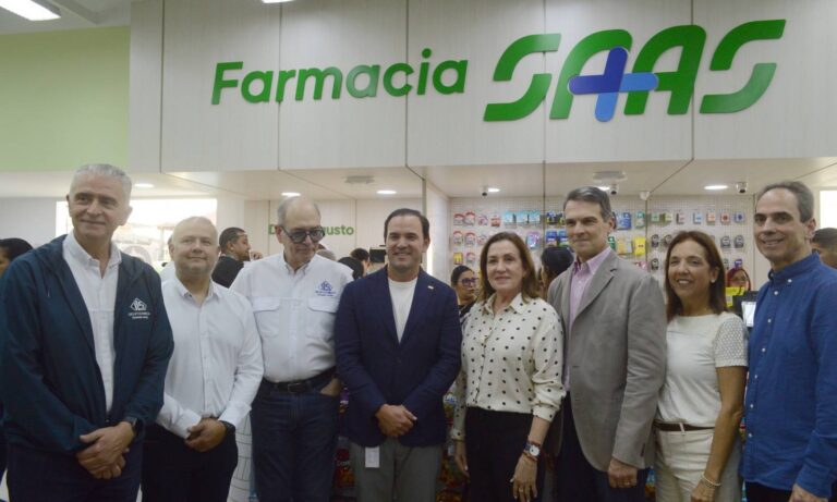 Farmacia Saas inaugura sede en Cabimas bajo nueva imagen