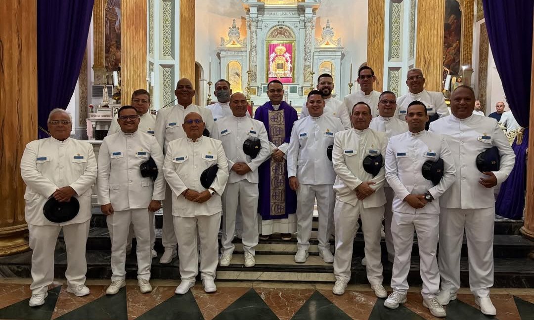 Eligen y juramentan a la nueva directiva de Servidores de María