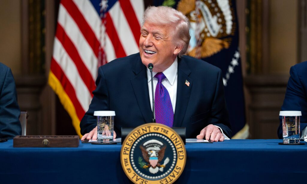 Trump quiere participar en el nombramiento del nuevo líder iraní, como “en Venezuela”