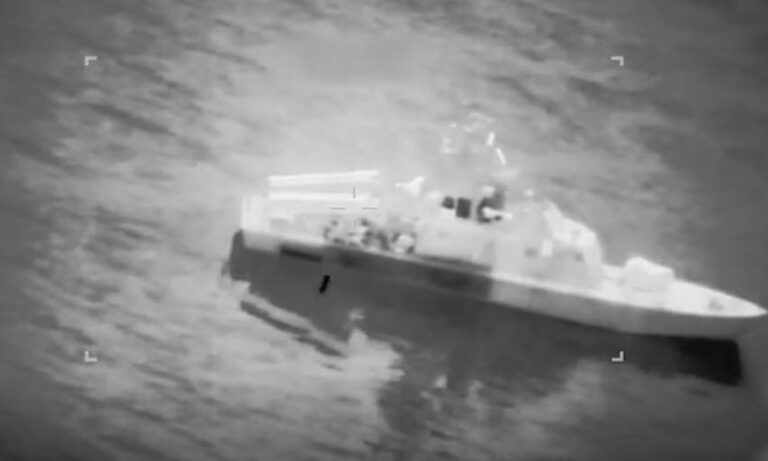 Trump afirma que destruyó casi todos los barcos minadores iraníes en Ormuz en una noche