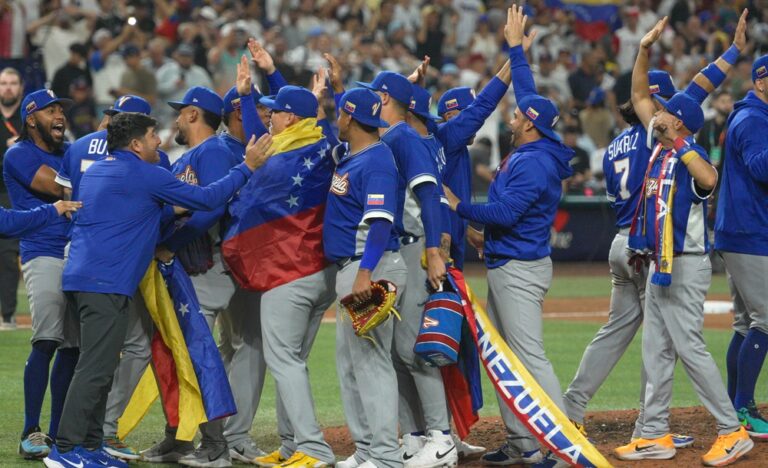 Pase de la selección nacional a la final del Clásico Mundial une el país